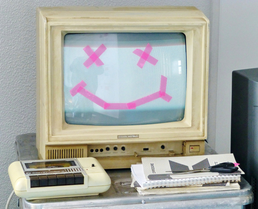 Broken computer unsplash